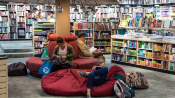5 Tipikal Jenis Pengunjung Perpustakaan, Kamu Paling Sering Ketemu yang Mana?