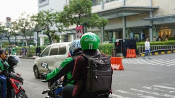 Momen Absurd yang Sering Terjadi Antara Pengemudi Ojek Online dan Penumpang. Hening Seketika~