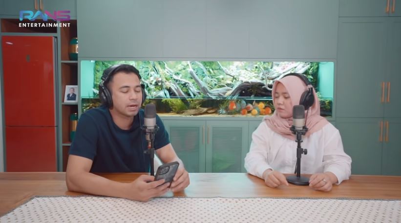 Raffi Ahmad Beri Apresiasi Uang 100 Juta pada Pengasuh Anaknya