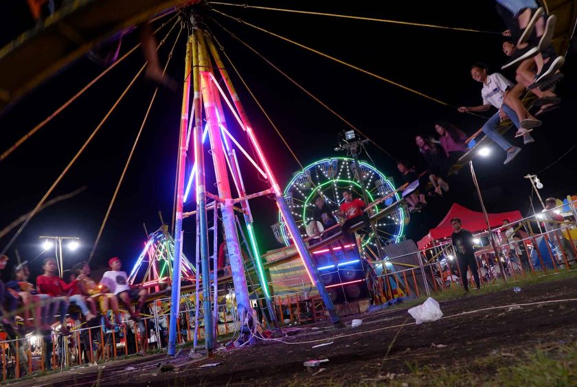 8 Wahana Pasar Malam yang Pernah Eksis dan Berjaya Pada Masanya. Punya Kenangan di Sini? 18 8 Wahana Pasar Malam yang Pernah Eksis dan Berjaya Pada Masanya. Punya Kenangan di Sini?