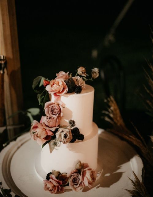Asal Muasal Wedding Cake. Bukan Sekadar Sajian Cantik, Ternyata Sarat Makna Juga