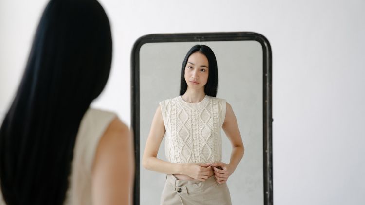 Tentang Stereotipe Ekstrovert Lebih Baik dari Introvert, Memang Benar?