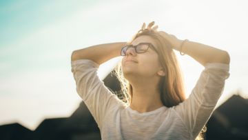 Berhenti Sejenak Mengintip Unggahan Status Milik Teman. Lakukan Kegiatan Menyenangkan Ini Yuk!