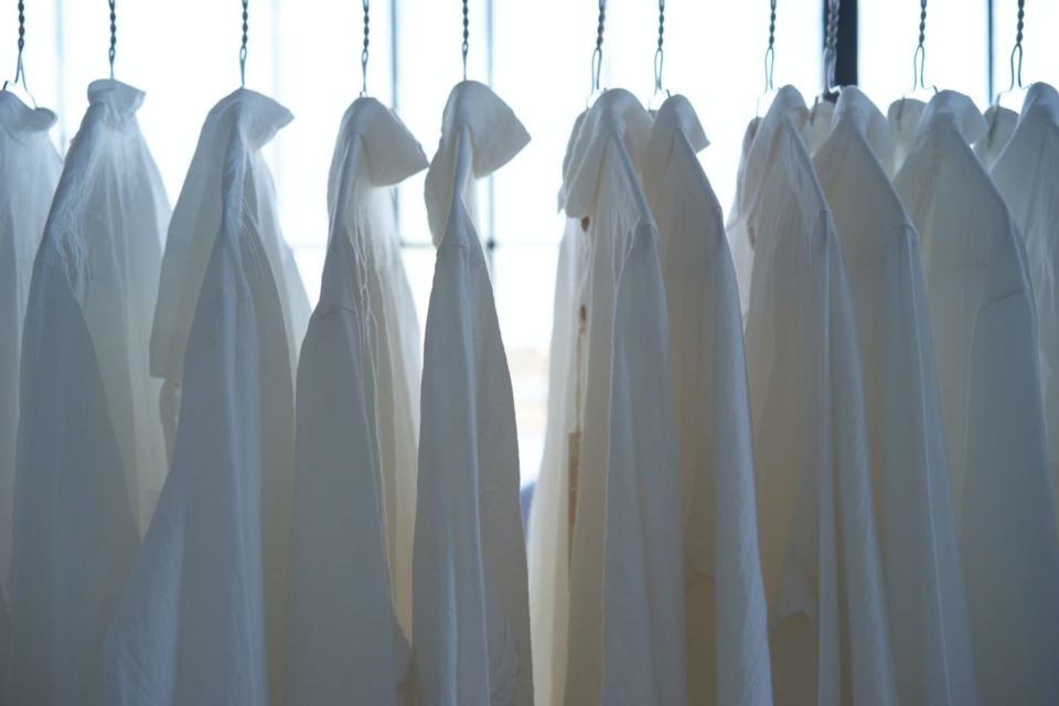 7 Cara Menghilangkan Noda Kunyit Pada Baju. Mesti Buru-Buru Dicuci!