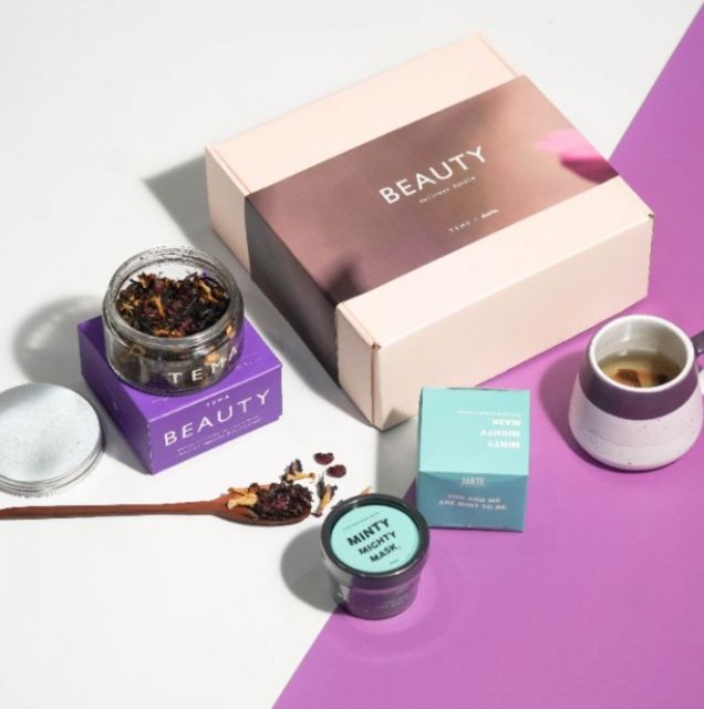 7 Ide Paket Makeup atau Skincare yang Cocok untuk Kado Natal