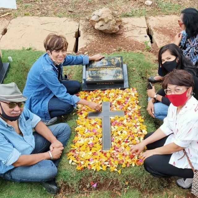 9 Artis Indonesia yang Kehilangan Sosok Anaknya karena Meninggal Dunia