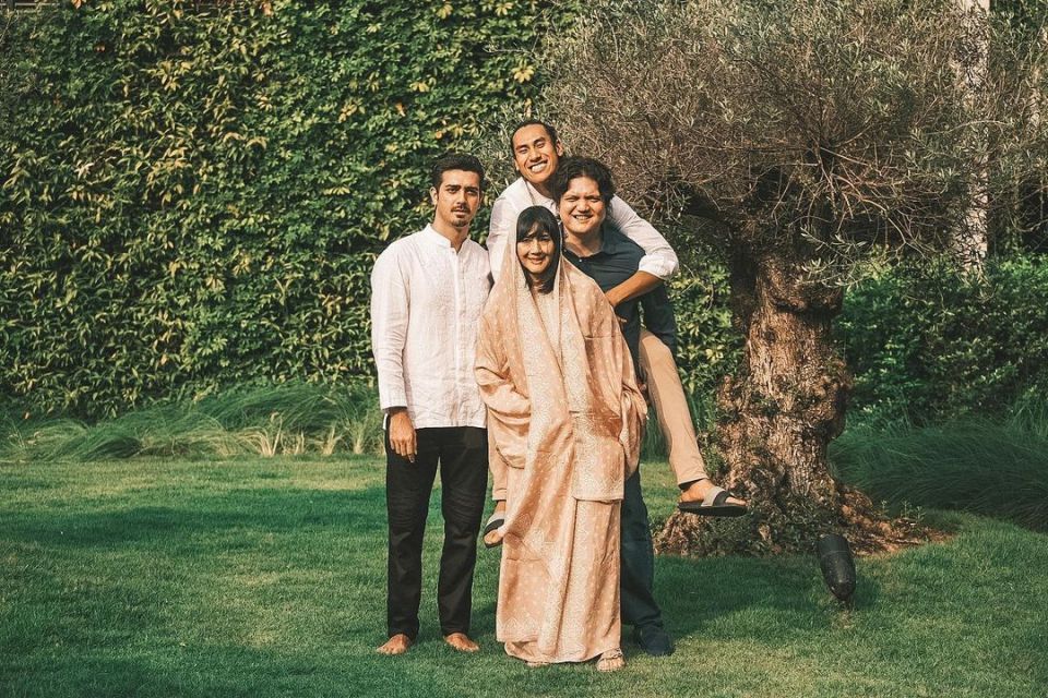 Sean bersama saudaranya
