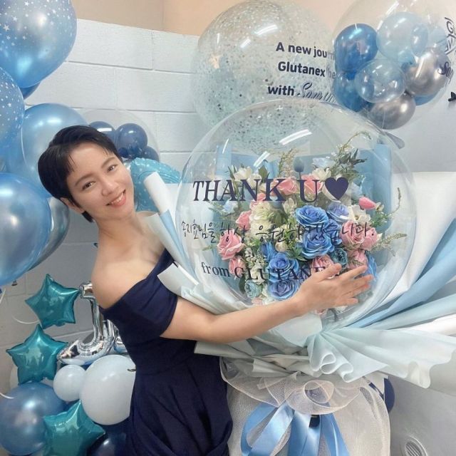 Song Ji-hyo Bagikan Briket Batu Bara dalam Perayaan Debut ke-21 Tahun