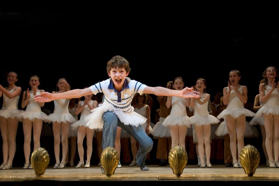 Tom Holland dalam Billy Elliot