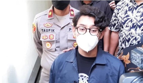 Ardhito Pramono Bakal Direhabilitasi, Sampaikan Permintaan Maaf pada Publik 6 Ardhito Pramono Bakal Direhabilitasi, Sampaikan Permintaan Maaf pada Publik