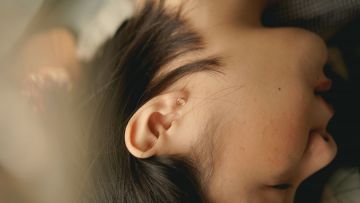 8 Cara Merawat Telinga Agar Nggak Gampang Kena Gangguan Pendengaran