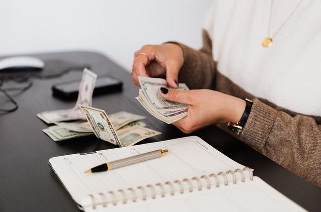 Mau Cobain Investasi Selain Saham atau Emas, Boleh Kok Lirik P2P Lending Syariah. Apa Aja Manfaatnya Bisa Kamu Pelajari Dulu Nih!