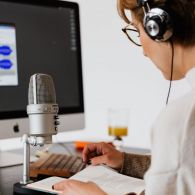7 Pilihan Aplikasi Podcast yang Bisa Diakses Lewat PC Maupun Smartphone
