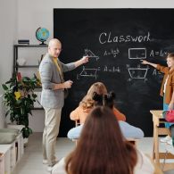 Keterbatasan Kemampuan Guru dalam Pelaksanaan Pendidikan Berbasis Ilmu Teknologi