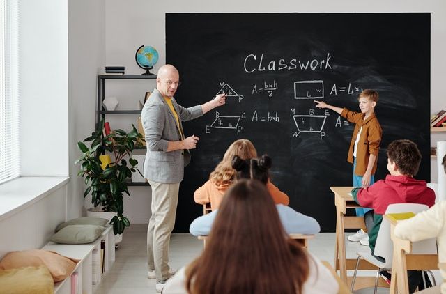 Keterbatasan Kemampuan Guru dalam Pelaksanaan Pendidikan Berbasis Ilmu Teknologi