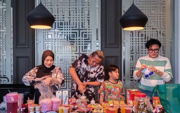 Sibuk Kerja Sampai Jarang Ketemu, Rizky Febian Khawatir Tak Dikenali Oleh Adiknya