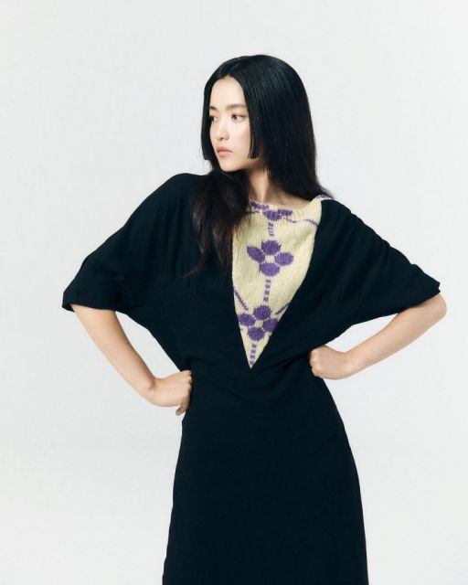 Potret Gaya Modis Kim Tae Ri, Bintang Drama Twenty Five, Twenty One