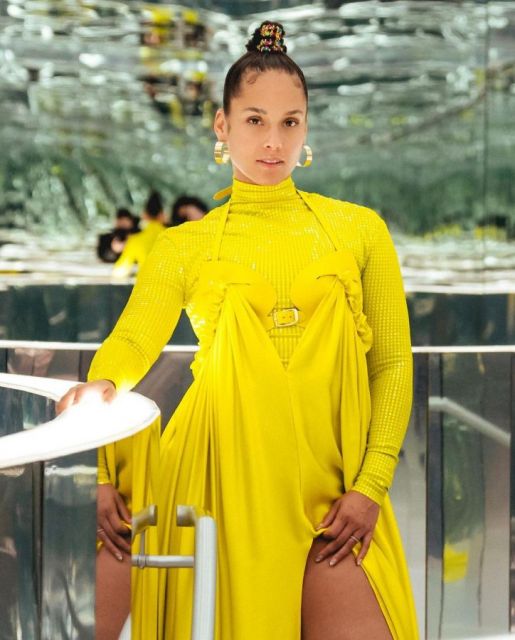 Style ala Alicia Keys