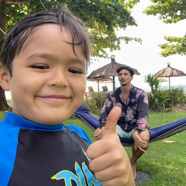 El Barack Minta Tes Swab Usai Rasakan Gejala Covid-19, Kemandiriannya Dipuji 7 El Barack positif Covid-19
