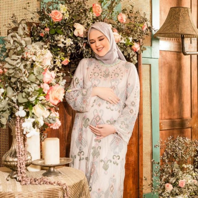 maternity cut meyriska