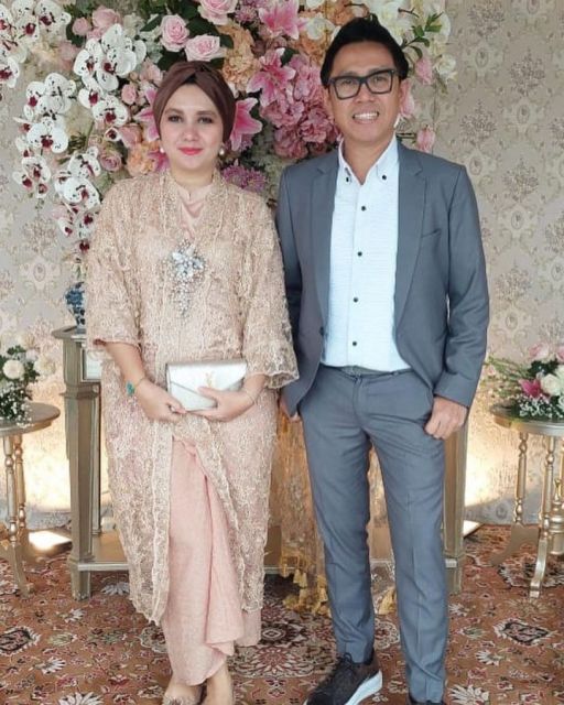 Potret Gaya Seleb Hadiri Pernikahan Adik Ayu Ting Ting, Menawan!