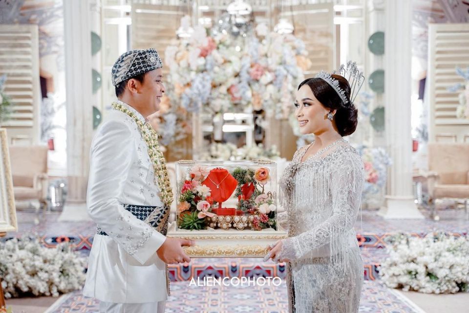 Pernikahan adik Ayu Ting-Ting