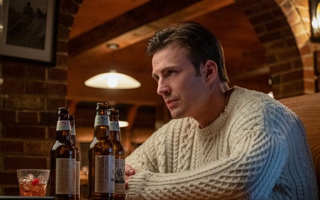 Chris Evans berperan sebagai cucu seorang konglomerat yang nakan dan manja 