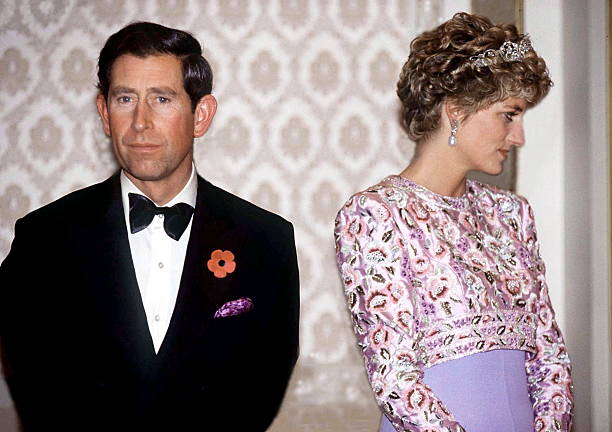 Pangeran Charles dan Putri Diana bercerai