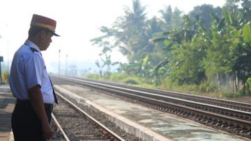 Ternyata, Segini Gaji Masinis KAI dan KRL beserta Tunjangan