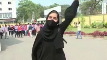 Mengenal Muskaan Khan, Muslimah yang Viral saat Menolak Larangan Hijab di India