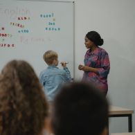Meskipun Tidak Setiap Negara Menggunakan Bahasa Inggris sebagai Bahasa Utama, Setidaknya Beberapa Orang Bisa dan Mengerti!