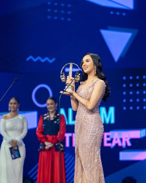 Lyodra menyabet piala Album of The Year di ajang penghargaan Indonesian Music Awards 
