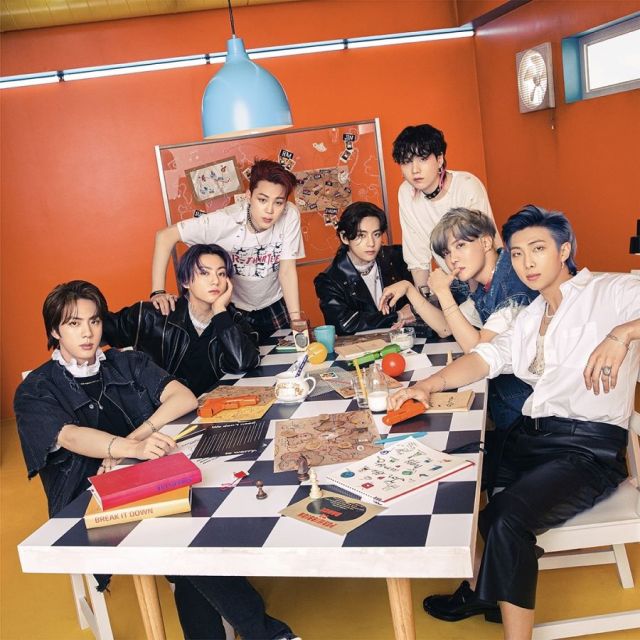 Beragam penghargaan yang didapatkan BTS