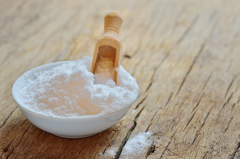 Baking soda untuk membersihkan botol kaca