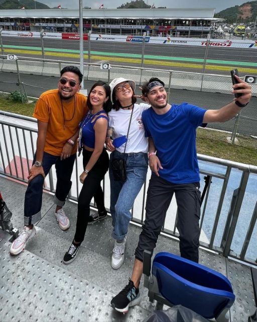 11 Potret Artis Nonton MotoGP Mandalika. Ada Tiara Andini sampai Rio Dewanto 33 Poppy