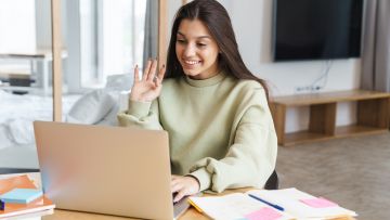 5 Cara Menghilangkan Kantuk Saat Zoom Meeting, Baik Kuliah atau Kerja