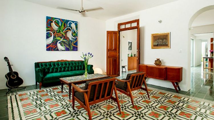 6 Ide Desain Ruangan dengan Keramik Motif Tegel