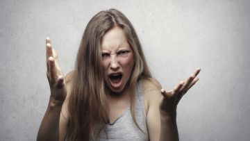 #PerempuandalamTulisan – 6 Hal yang Membuat Perempuan Geram. Apa Saja? Yuk Simak!
