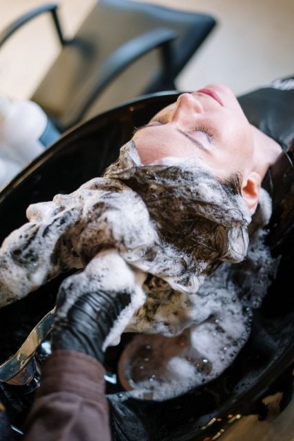 6 Kandungan yang Wajib Dihindari di Hair Care Kalau Kamu Berketombe 15 Kandungan yang perlu dihindari rambut berketombe