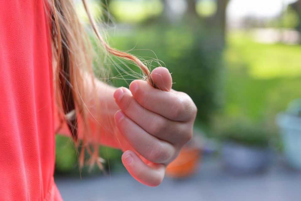 6 Kandungan yang Wajib Dihindari di Hair Care Kalau Kamu Berketombe 17 Kandungan yang perlu dihindari rambut berketombe