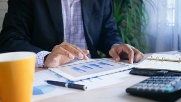 Ketahui 6 Perbedaan P2P Lending Konvensional dengan P2P Lending Syariah. Investasi Aman Sesuai Syariat Islam!