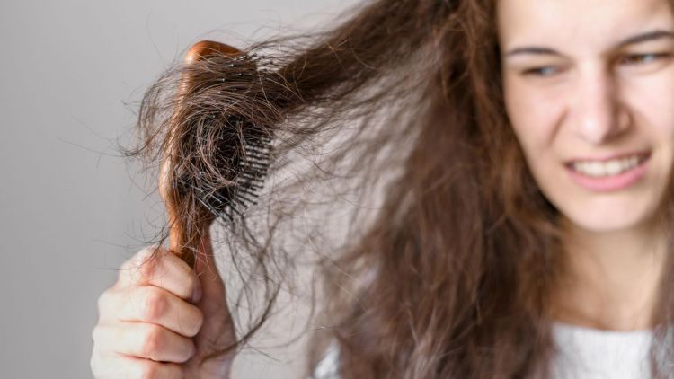 Rambut Bermasalah Bisa Jadi Tanda Tubuh Alami 6 Hal ini