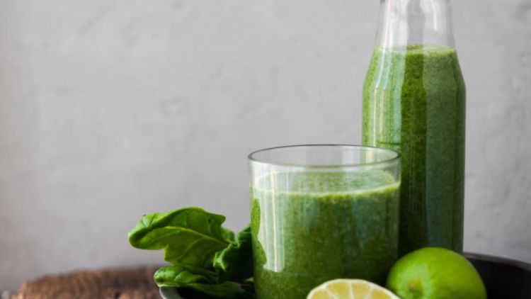 Redakan Jerawat dengan Jus Hijau dari Pakcoy!