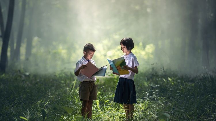 Meningkatkan Minat Membaca Tidak Harus dengan Buku Non-Fiksi!