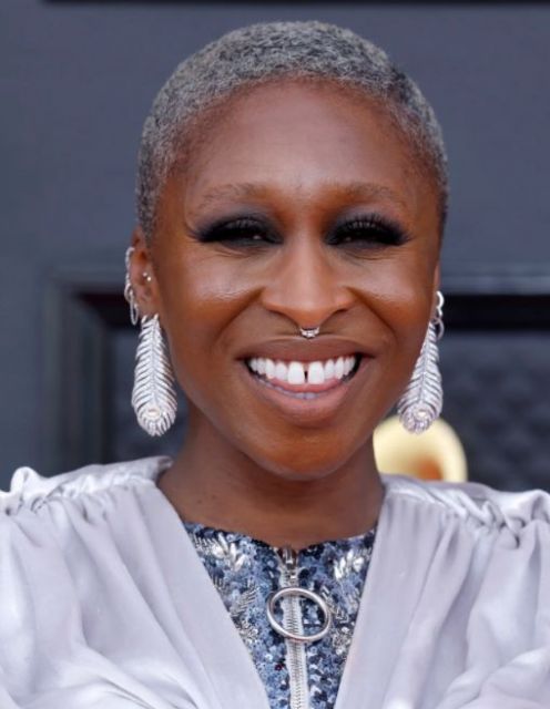 Detail Makeup Para Seleb Saat Hadiri Grammy Awards 2022. Stunning! 18 Cynthia Erivo