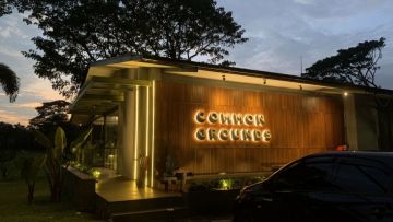 Intip Interior Cafe Golf View di Common Grounds Graha Famili, Dijamin Bikin Betah!