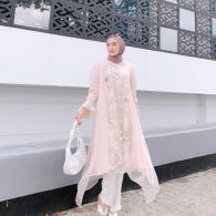 7 Inspirasi Outfit Lebaran dengan Celana. Bisa kok Tetap Elegan!