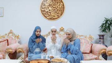 Jangan Langsung Tidur! 5 Kegiatan Bermanfaat Ini Bisa Kamu Lakukan Setelah Sahur