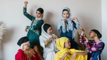 Bingung Cari Bahan untuk Buat Gamis Lebaran? Simak Rekomendasi Berikut Ini!