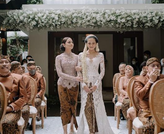 Detail Pernikahan Maudy Ayunda dan Jesse Choi yang Bikin Penasaran Warganet. Selamat! 22 Detail Pernikahan Maudy Ayunda dan Jesse Choi yang Bikin Penasaran Warganet. Selamat!
